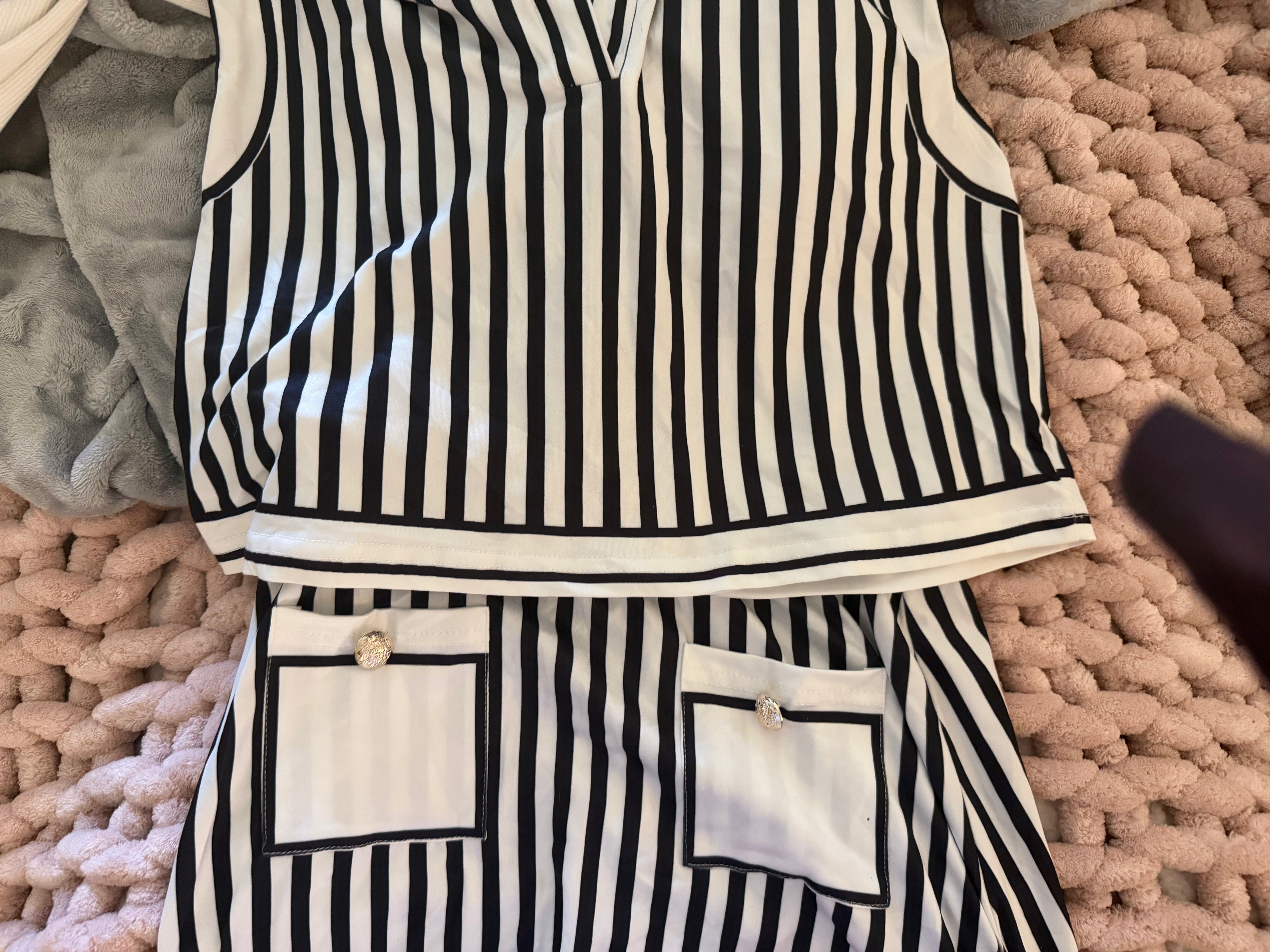 Super HOT - Black & White Striped Sleeveless Two Piece Skirt Set - super cute!